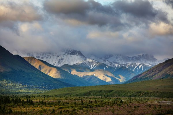 Où trouver des excursions de randonnée avec vue sur les glaciers en Alaska?